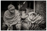 CAMERUN MUJER VENTA PLATANOS
