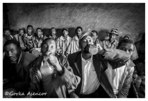 FOTO AFRICA ETIOPIA BAR HOMBRES TEJ