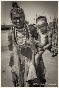FOTO AFRICA ETIOPIA VIEJA NIÑO HAMER