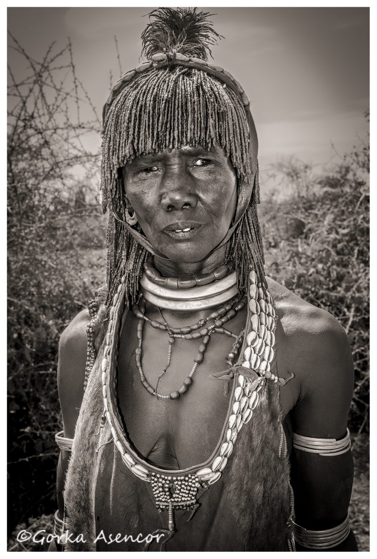 FOTO AFRICA ETIOPIA MUJER HAMER