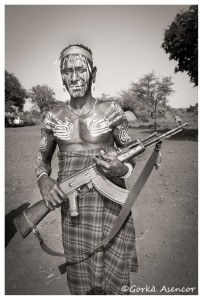 FOTO AFRICA ETIOPIA MURSI FUSIL