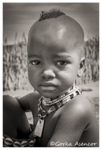FOTO AFRICA ETIOPIA NIÑO HAMER