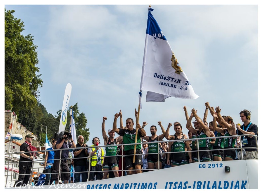 REGATAS TRAINERAS BANDERA DE LA CONCHA